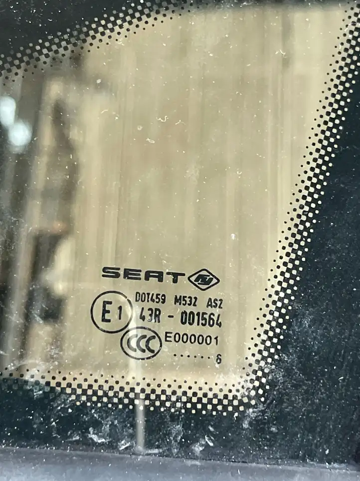Seat Ibiza IV (6J,6P) (2008 - 2017) Треугольное стекло кузова — фото 2