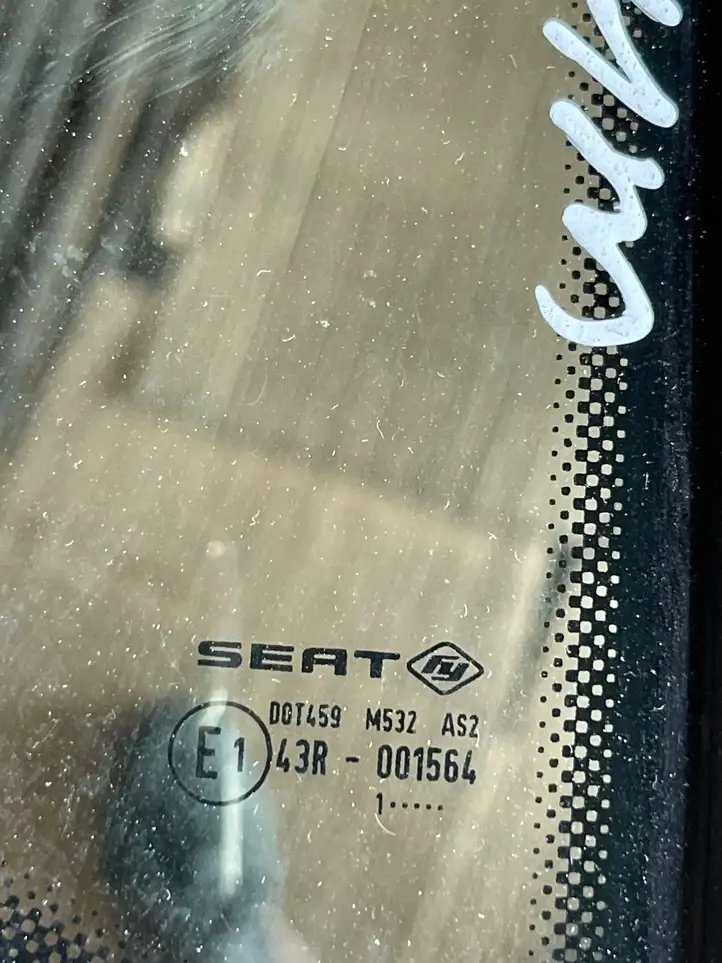 Seat Ibiza IV (6J,6P) (2008 - 2017) Заднее боковое стекло — фото 2