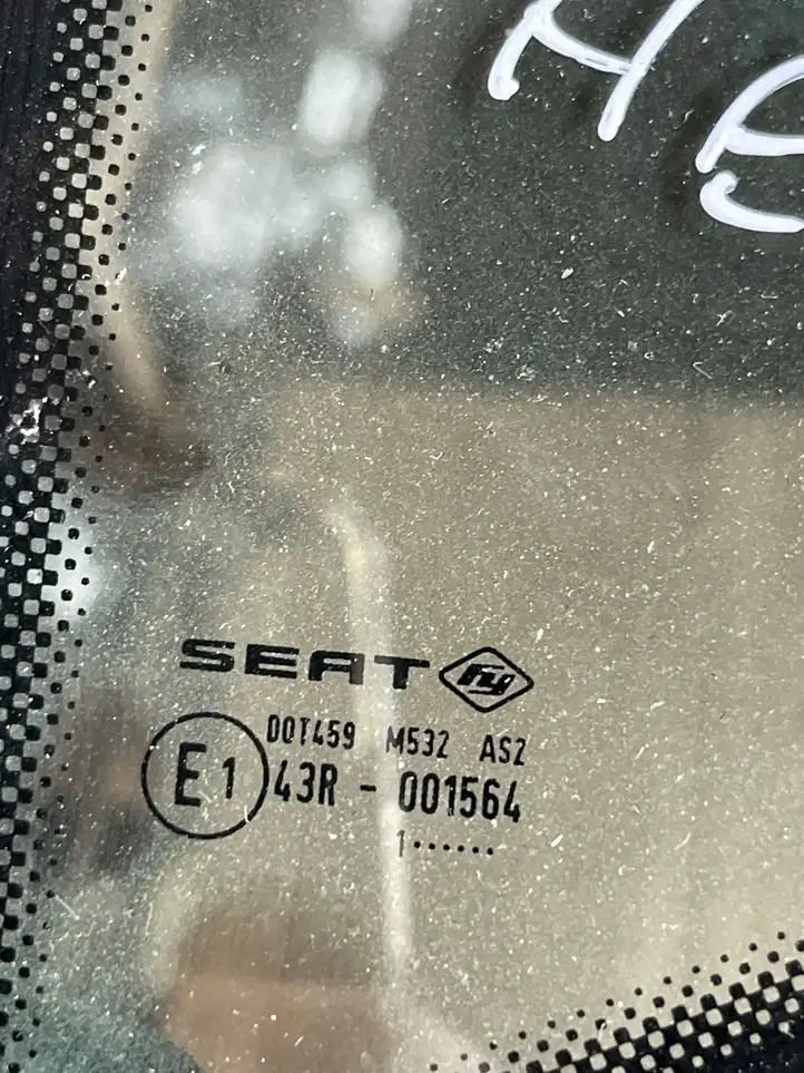 Seat Ibiza IV (6J,6P) (2008 - 2017) Заднее боковое стекло — фото 2
