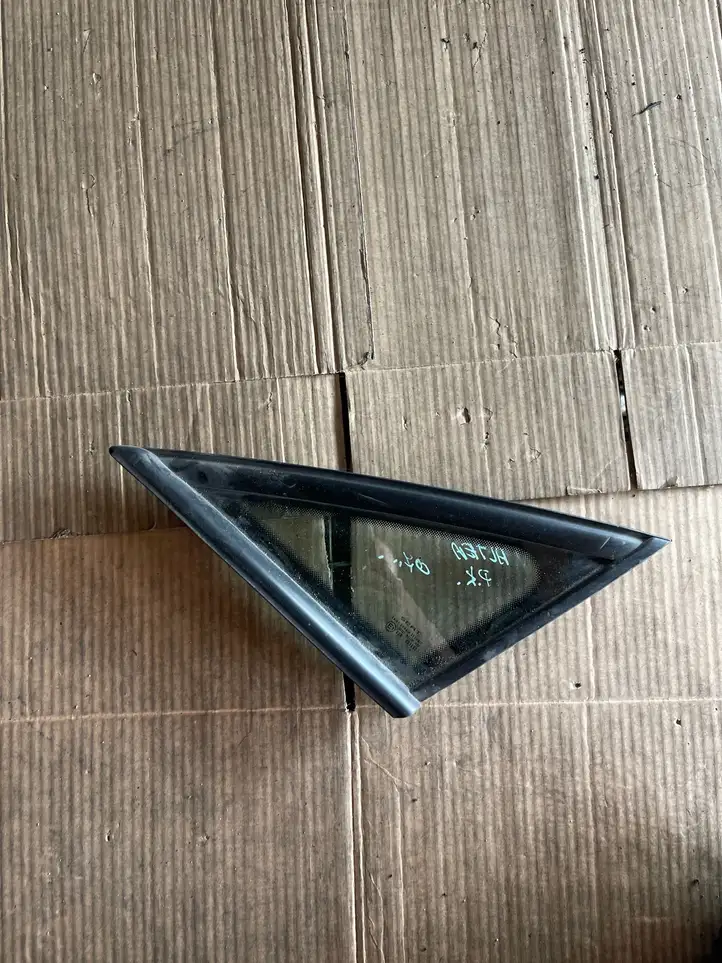 Seat Altea (2004 - 2009) Треугольное стекло кузова — фото 1