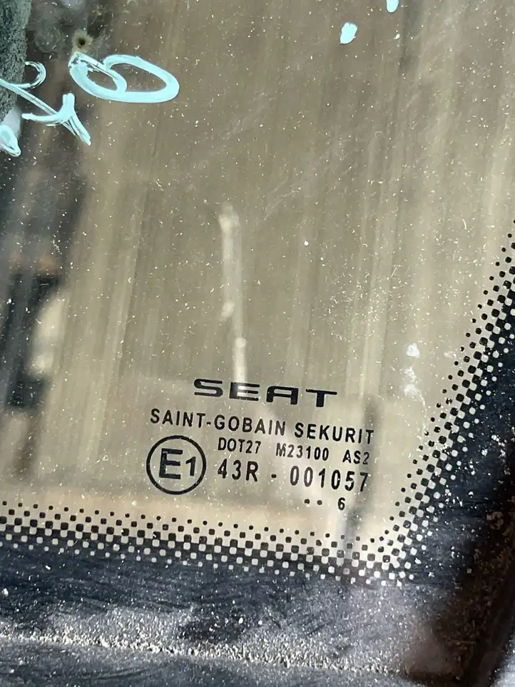 Seat Altea (2004 - 2009) Треугольное стекло кузова — фото 2
