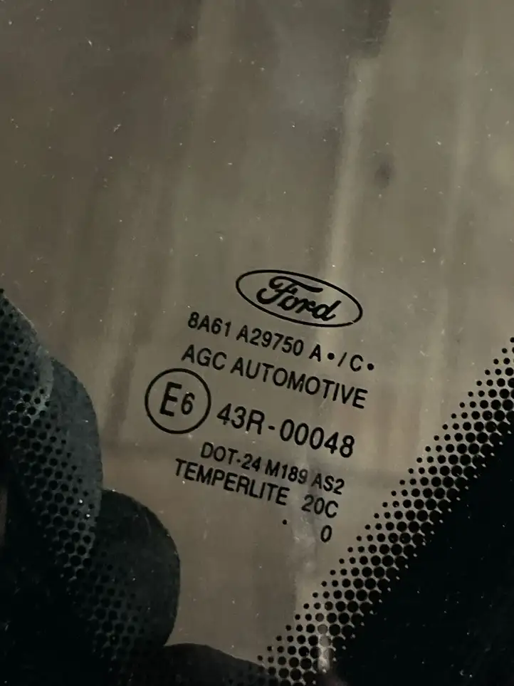 Ford Fiesta (2009 - 2012) Заднее боковое стекло — фото 2