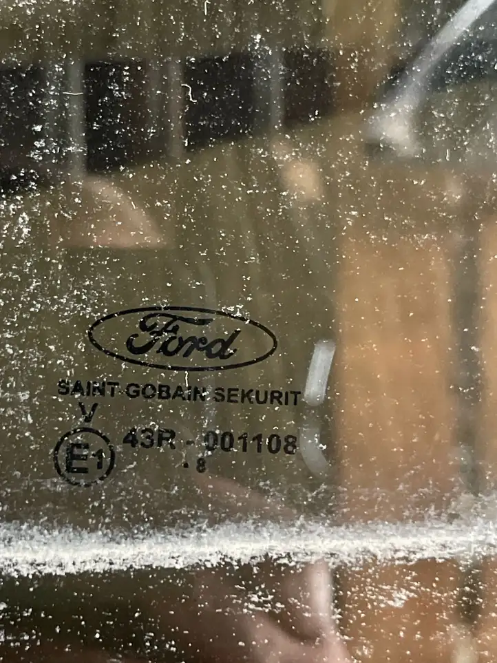 Ford Focus (2011 - 2015) Стекло задней двери — фото 2