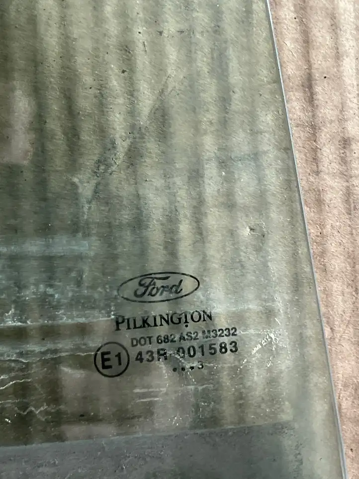 Ford Fusion (2002 - 2005) Стекло задней двери — фото 2
