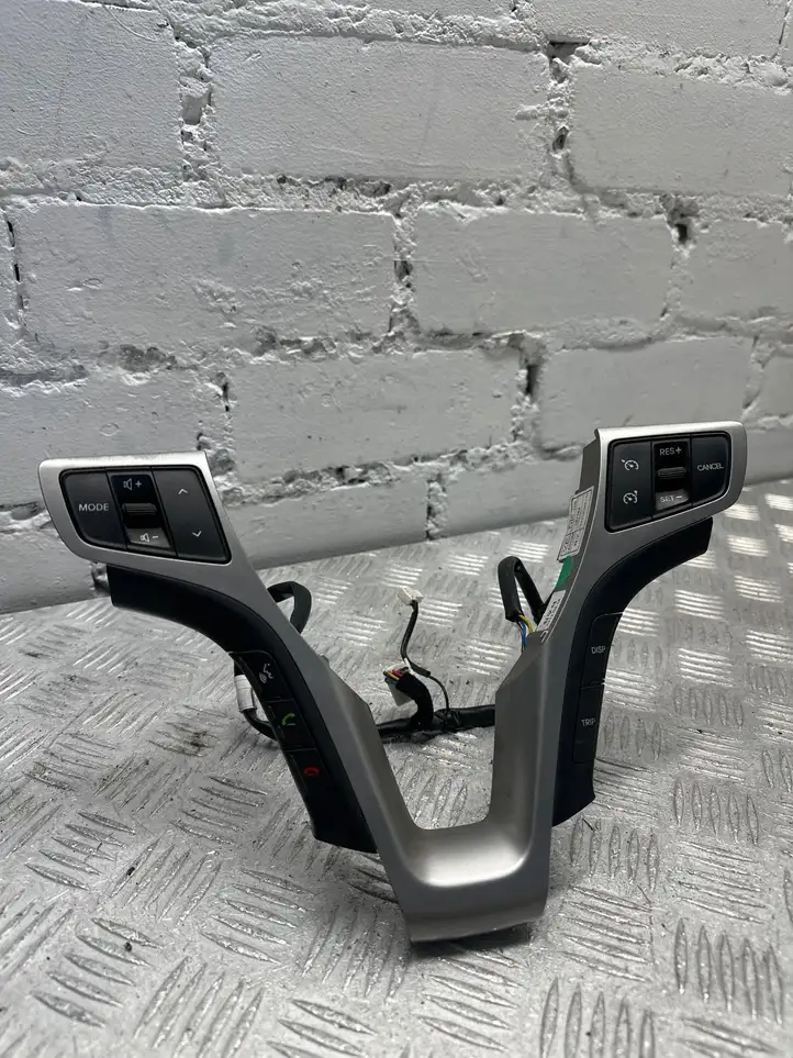 Hyundai i40 (2011 - ) 967903Z100RY Кнопки на рулевом колесе — фото 2