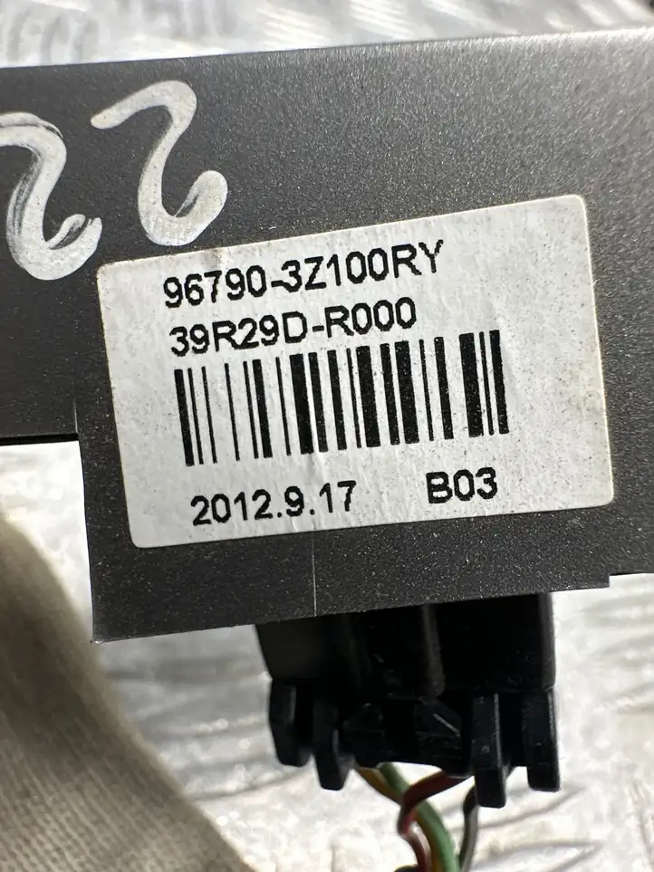 Hyundai i40 (2011 - ) 967903Z100RY Кнопки на рулевом колесе — фото 4
