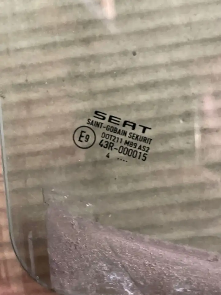 Seat Ibiza IV (6J,6P) (2008 - 2017) Стекло задней двери — фото 2