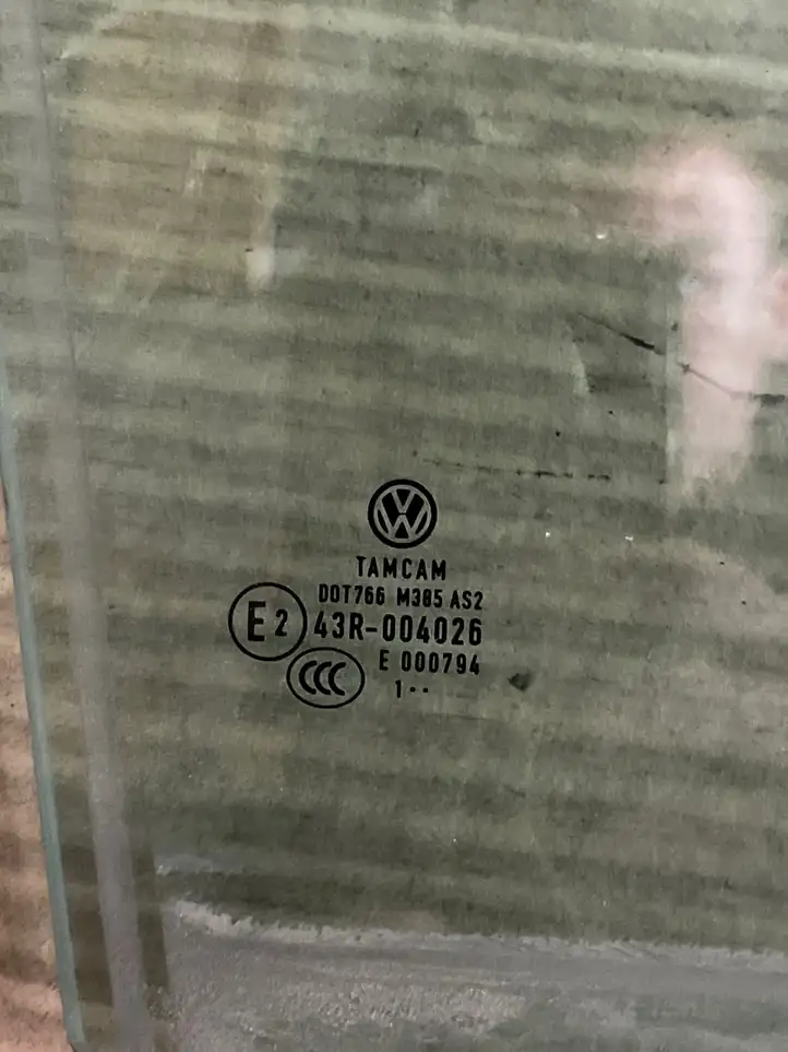 Volkswagen PASSAT B7 (2011 - 2014) Стекло задней двери — фото 2