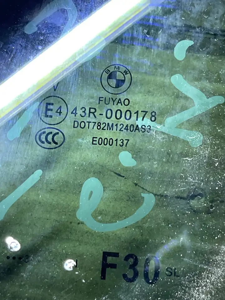 BMW 3 F30 F35 F31 (2012 - 2018) Стекло задней двери — фото 2