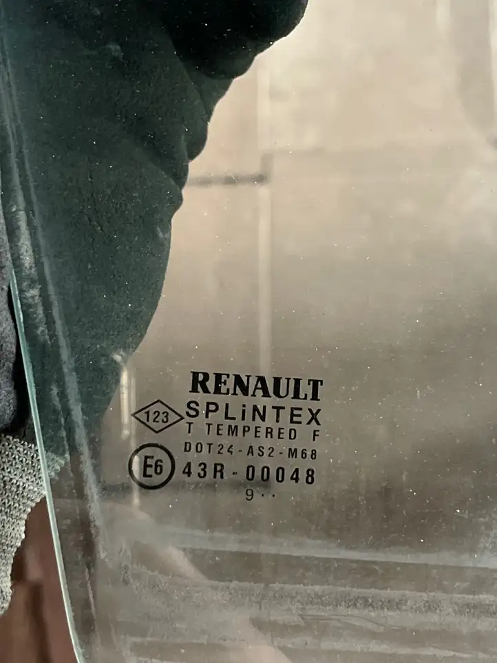 Renault Scenic I (1996 - 2003) Треугольное стекло кузова — фото 2