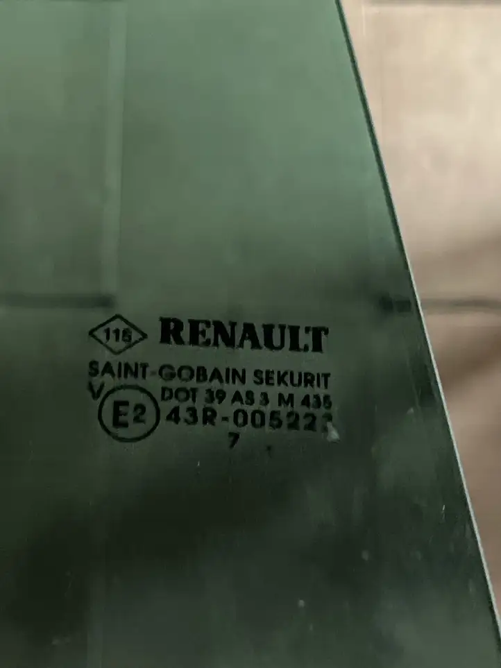 Renault Clio III (2005 - 2012) Форточка двери — фото 2