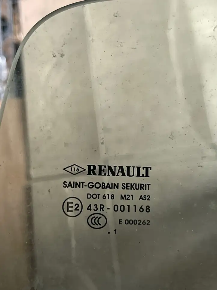 Renault Megane III (2009 - 2016) Заднее боковое стекло — фото 2