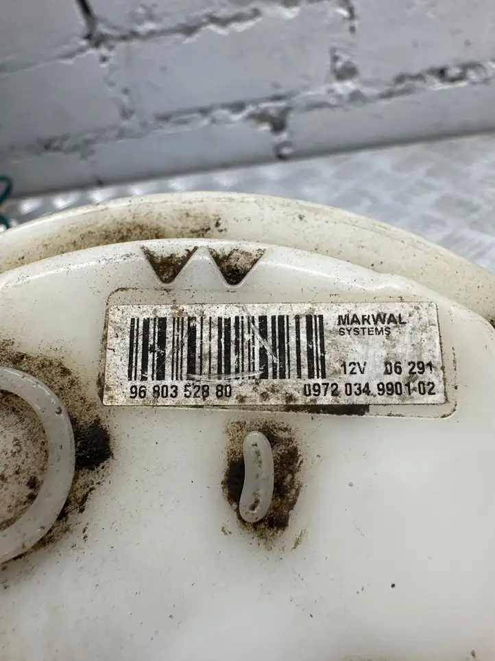 Citroen C4 (2008 - 2011) 9680352880 Топливный насос (в баке) — фото 3