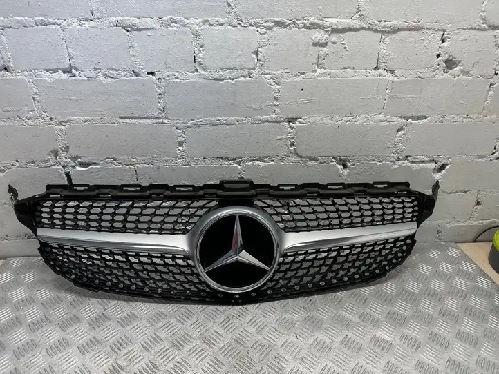 Mercedes-Benz C AMG W205 (2014 - ) A2058881660 Передняя решетка — фото 1