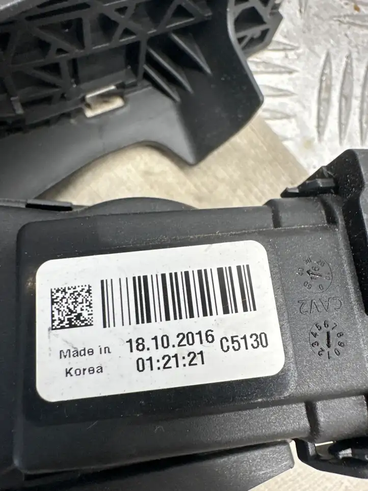 Kia Sportage (2016 - 2018) 18102016 Педаль акселератора — фото 3