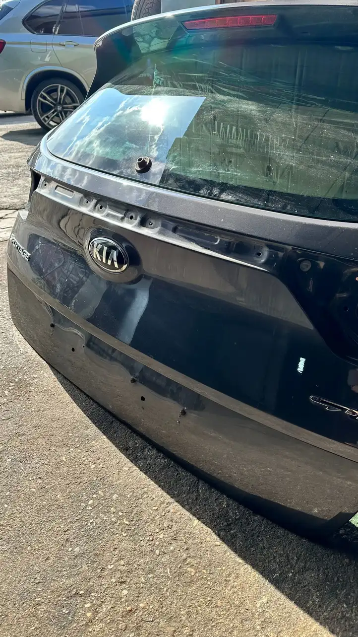 Kia Sportage (2016 - 2018) Крышка багажника — фото 4