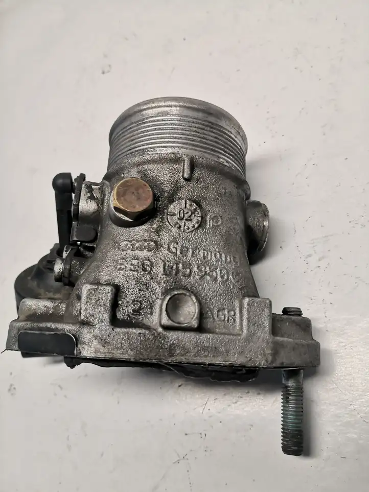 Audi A4 S4 B6 8E 8H (2000 - 2006) 8E0145950 Дроссельная заслонка — фото 1