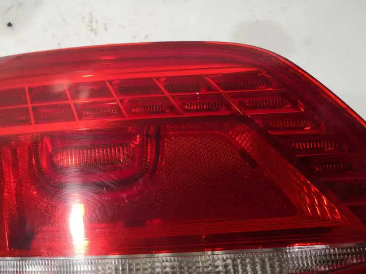 Volkswagen PASSAT B7 (2011 - 2014) Задний фонарь в крышке багажника — фото 7