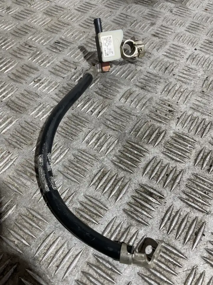 Audi A4 S4 B8 8K (2007 - 2011) 8K0915181B Минусовой провод аккумулятора — фото 1