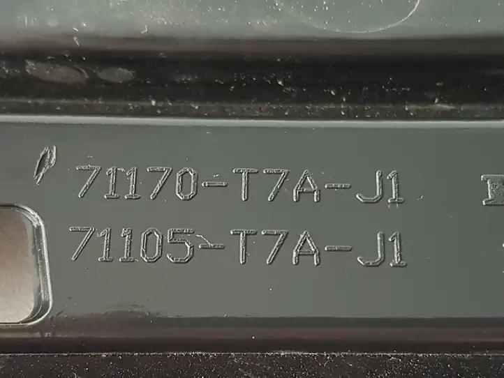 Honda HR-V (2015 - 2020) 71170T7AJ1 Решетка противотуманной фары — фото 6