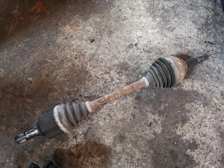 Opel Vivaro (2006 - 2014)   Передняя полуось