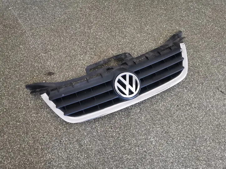 Volkswagen Touran I (2003 - 2010) 1T0853651 Верхняя решетка радиатора — фото 1