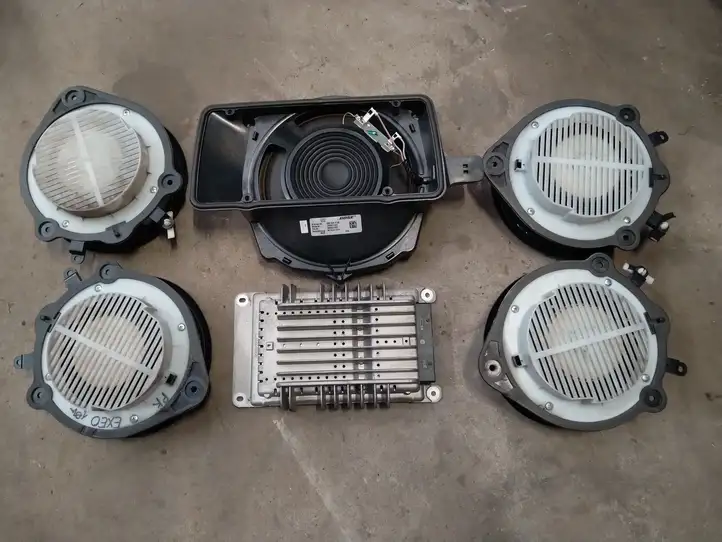 Seat Exeo (3R) (2008 - 2013)   Комплект звуковой системы