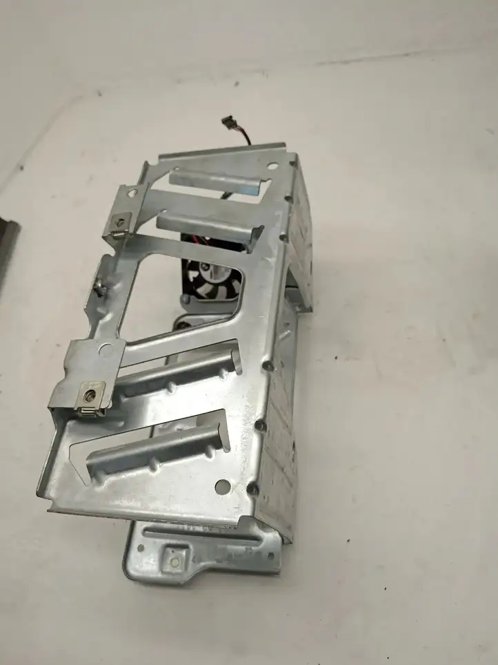 BMW M6 F06/F12/F13 (2012 - 2018) 9114269 Кронштейн усилителя звука — фото 3