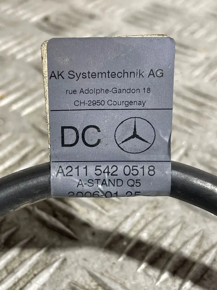 Mercedes-Benz E W211 (2002 - 2009) A2115420518 Минусовой провод аккумулятора — фото 4