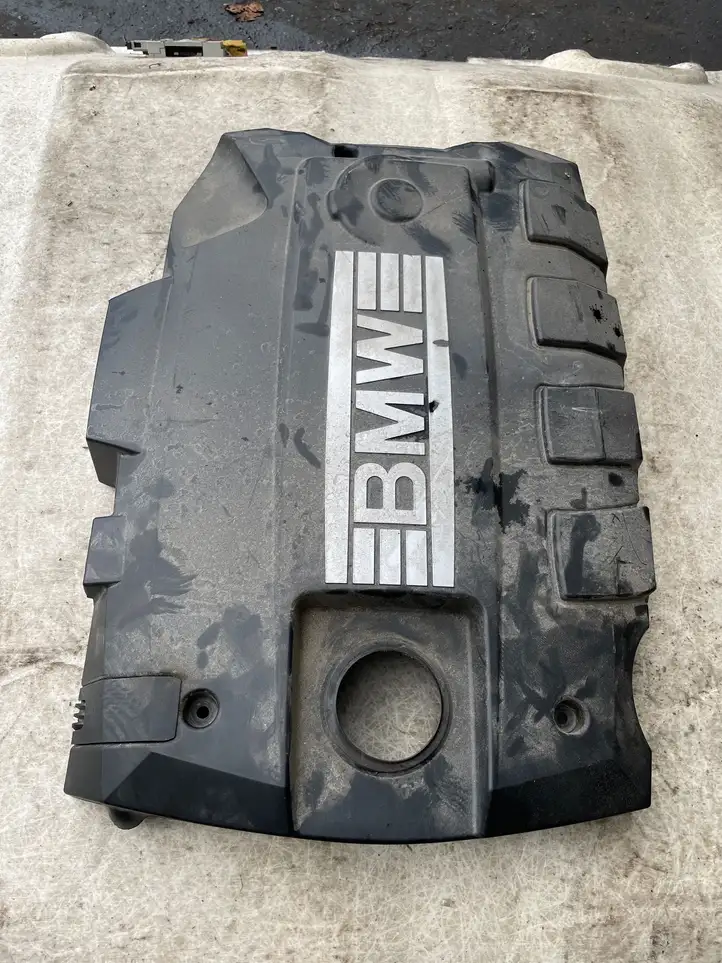 BMW 1 E81 E87 (2004 - 2011) K51002461 Крышка двигателя декоративная — фото 1