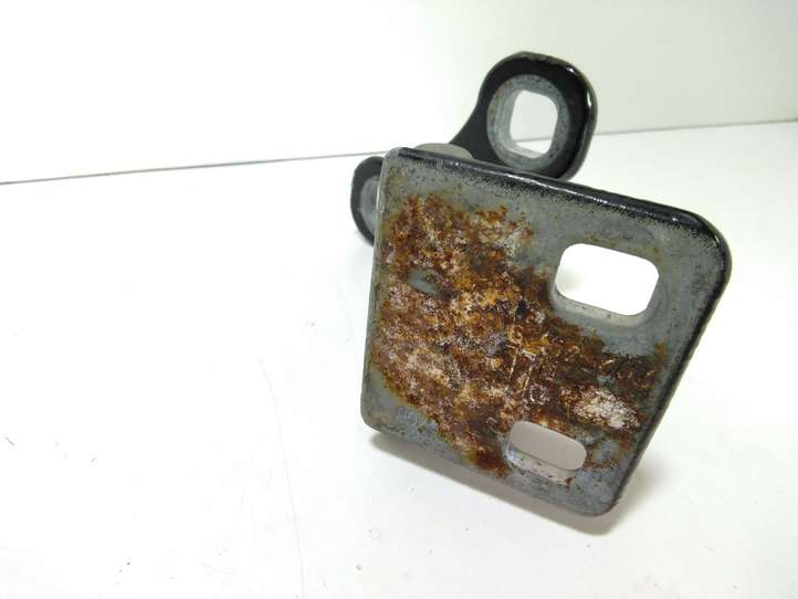 Land Rover Range Rover (2005 - 2009)   Нижняя петля задней двери