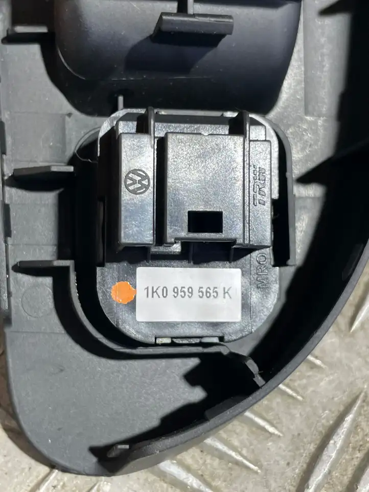 Volkswagen PASSAT B6 (2005 - 2010) 1K4959857B Блок кнопок стеклоподъемников — фото 4