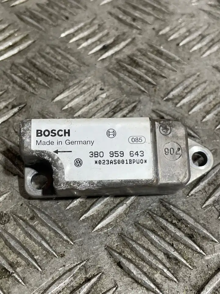 Volkswagen PASSAT B5.5 (2001 - 2005) 3B0959643 Датчик удара SRS — фото 1