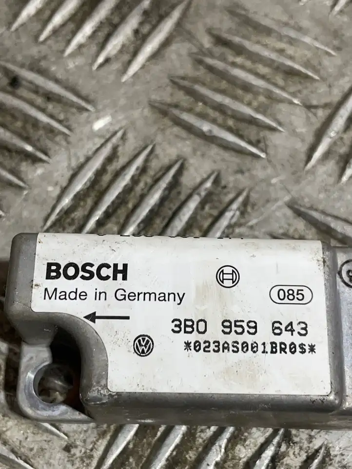 Volkswagen PASSAT B5.5 (2001 - 2005) 3B0959643 Датчик удара SRS — фото 4