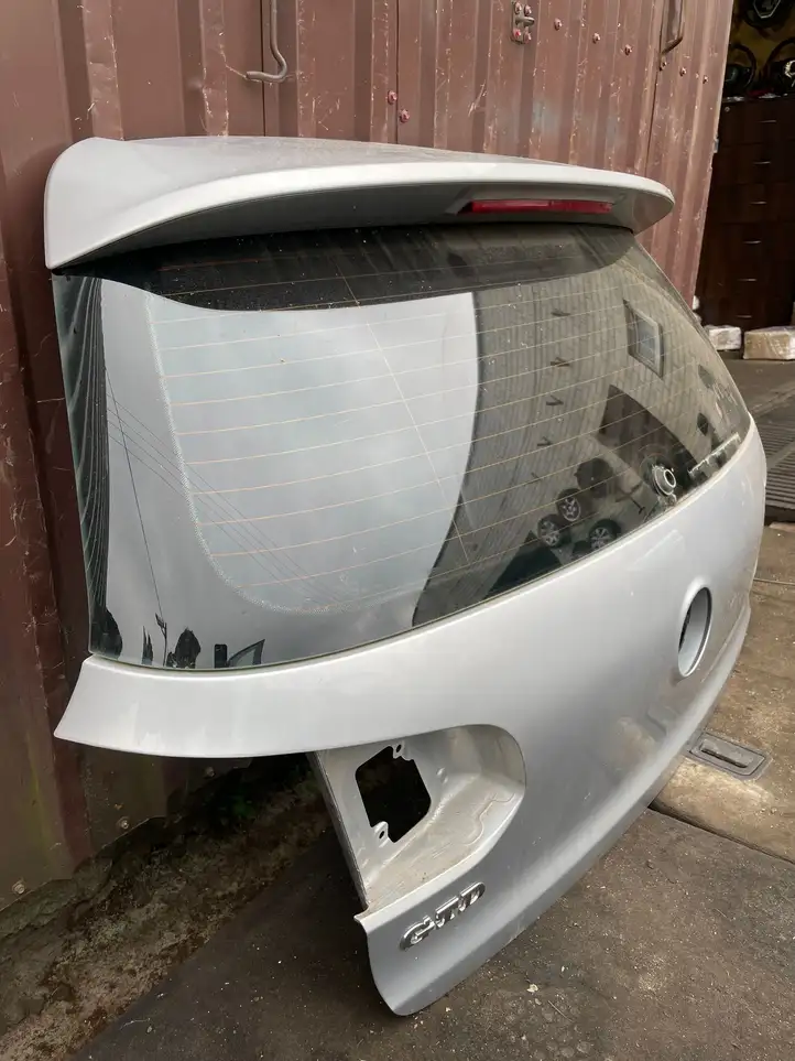 Volkswagen Golf VI (2009 - 2013) Крышка багажника — фото 4
