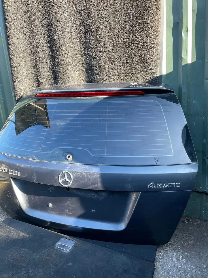 Mercedes-Benz C W204 (2007 - 2014) C755 Крышка багажника — фото 8