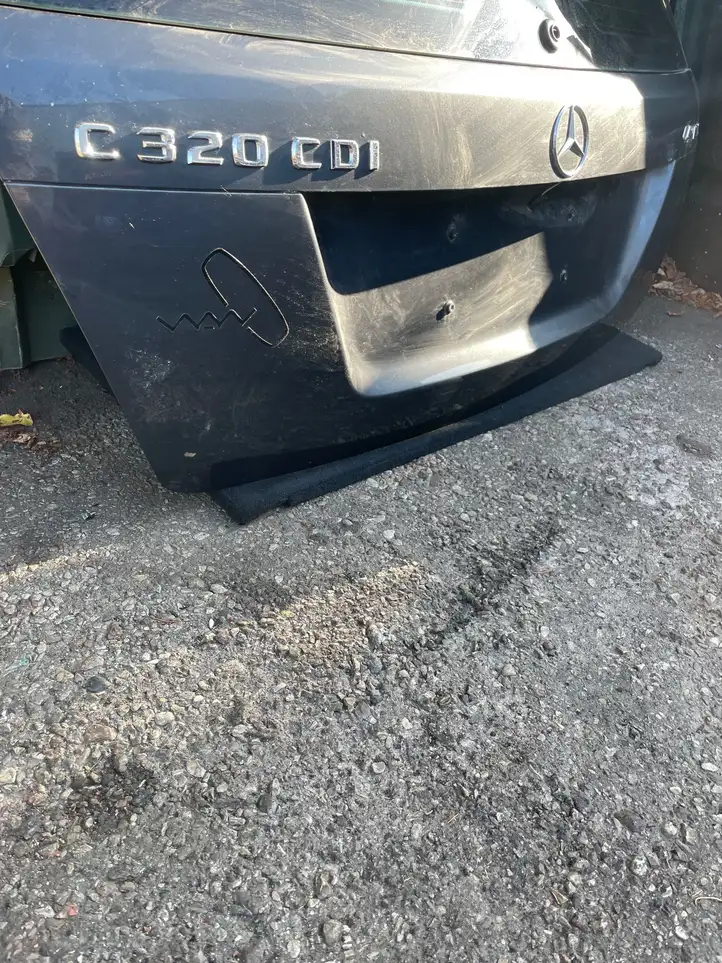 Mercedes-Benz C W204 (2007 - 2014) C755 Крышка багажника — фото 10