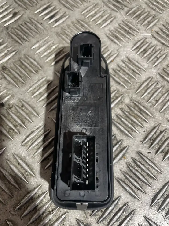Citroen C5 (2008 - 2017) 96660257XT Кнопка стеклоподъемников — фото 2