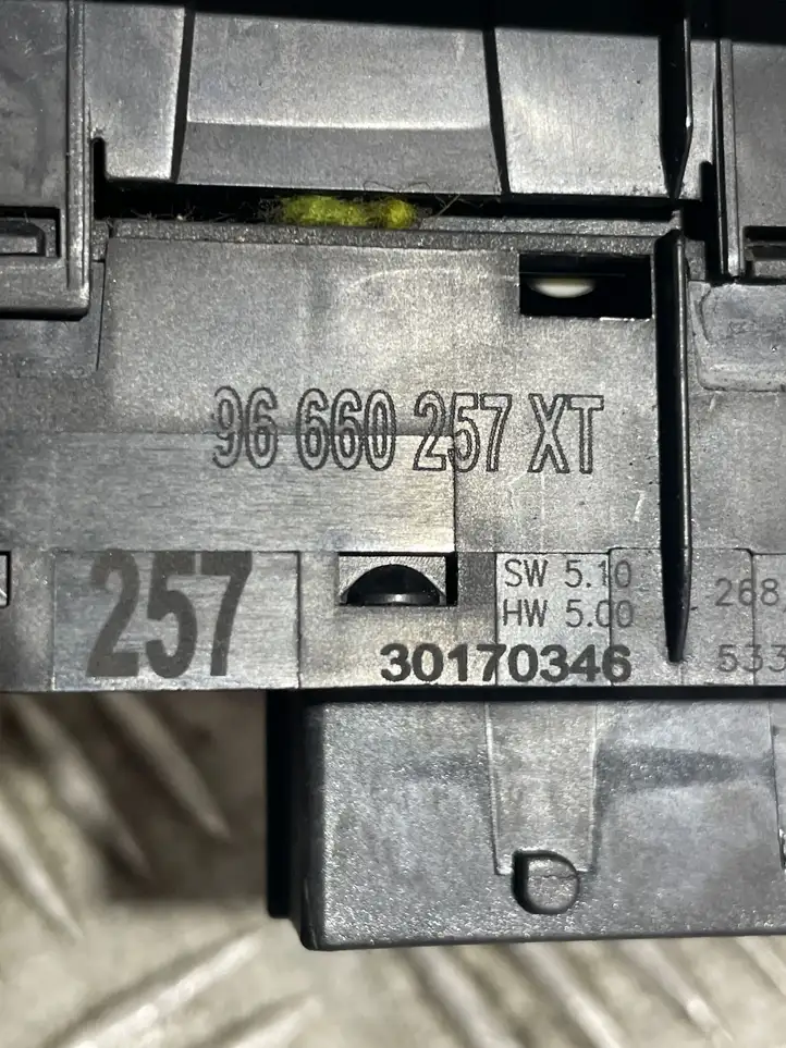 Citroen C5 (2008 - 2017) 96660257XT Кнопка стеклоподъемников — фото 3