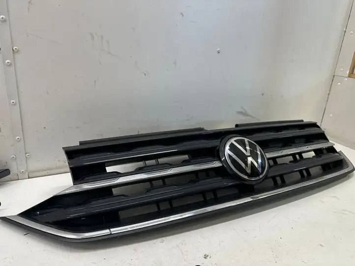 Volkswagen T-Cross (2017 - ) 2GM853651 Верхняя решетка радиатора — фото 1