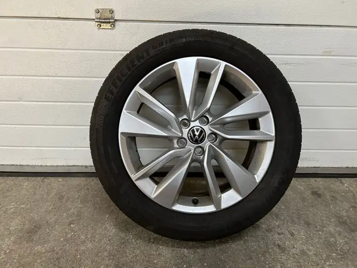 Volkswagen T-Cross (2017 - ) 2GM601025 Легкосплавный колесный диск R17 — фото 1