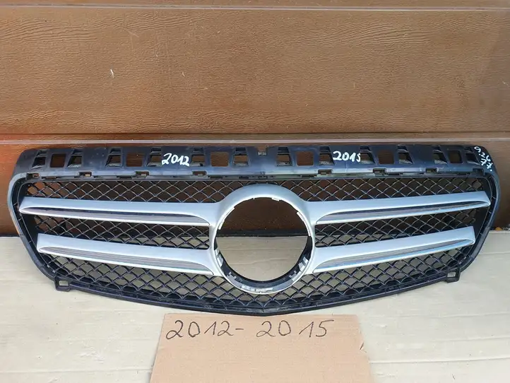 Mercedes-Benz A W176 (2012 - 2018) A1768880260 Верхняя решетка радиатора — фото 1