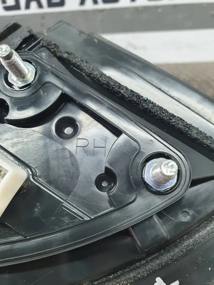 Kia Rio (2015 - 2017) E13049725 Боковое зеркало с электроприводом — фото 4