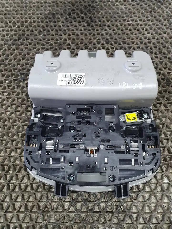 Kia Rio (2015 - 2017) 92800F2000 Передняя подсветка — фото 4