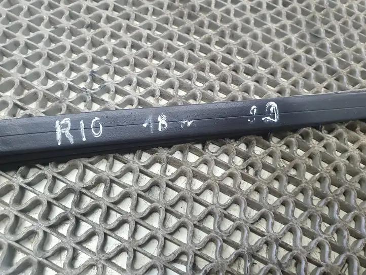 Kia Rio (2015 - 2017) Уплотнитель задней двери — фото 4