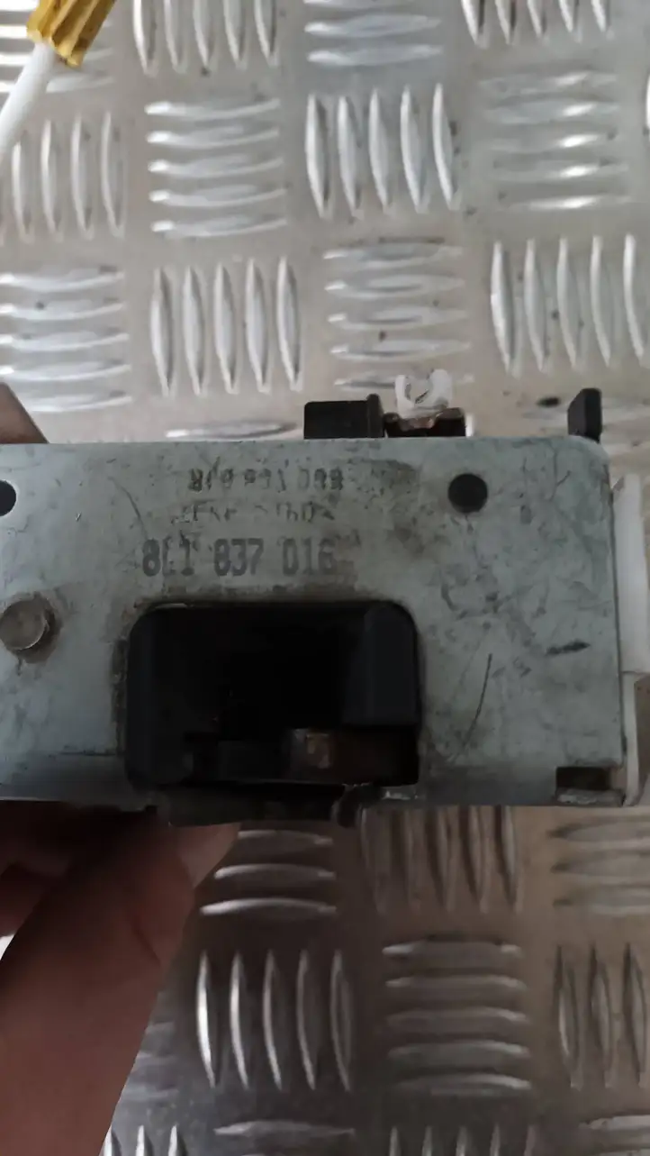 Audi A3/S3 8L (2000 - 2003) 8T9911039 Замок ручки двери — фото 2