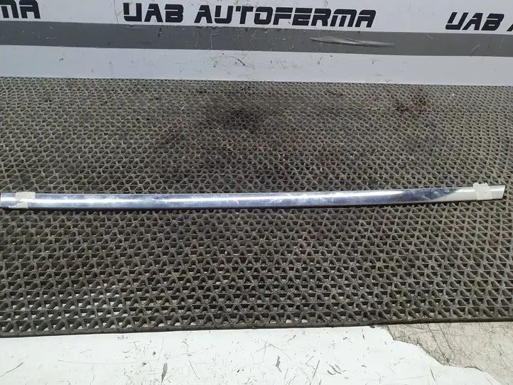 Nissan Qashqai (2013 - 2017) Накладка стекла задней двери — фото 2