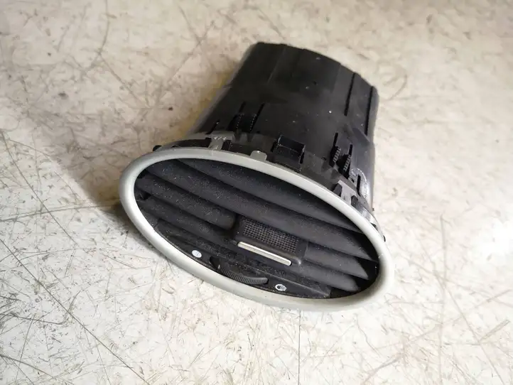 Ford Focus (2005 - 2008) 4M51A014L21AD Боковой воздушный дефлектор — фото 1