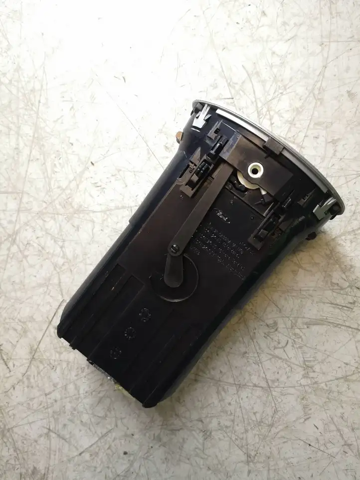 Ford Focus (2005 - 2008) 4M51A014L21AD Боковой воздушный дефлектор — фото 3