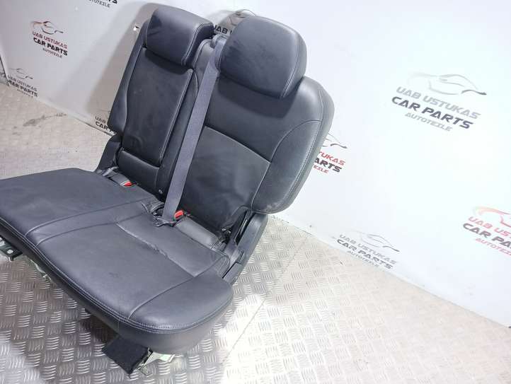 Mitsubishi Outlander (2007 - 2012)   Заднее сиденье